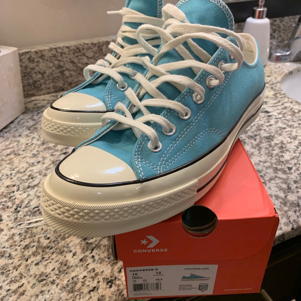 Mens Chuck Taylor Converse!